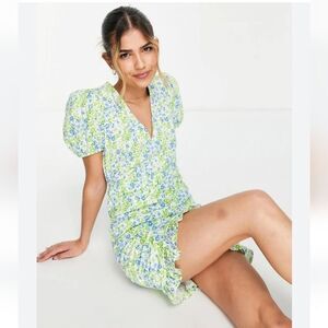 Stradivarius vneck crinkle wrap mini dress with frill detail medium